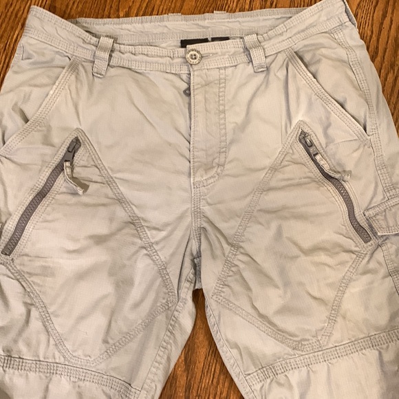 Armani exchange cargo style shorts - Picture 2 of 9
